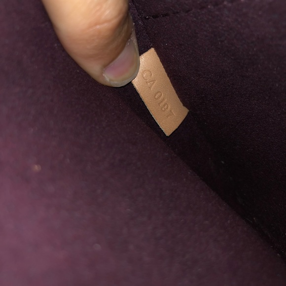 SOLD** AUTHENTIC LOUIS VUITTON MONTAIGNE BB - Picture 6 of 8